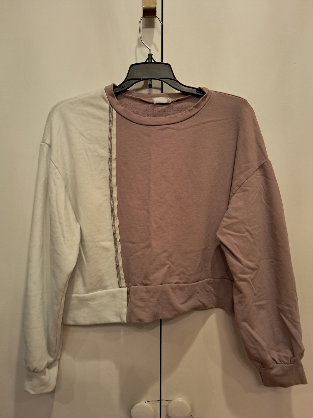 Le Lis Colorblock White and Dusty Rose Women's Pullover Top